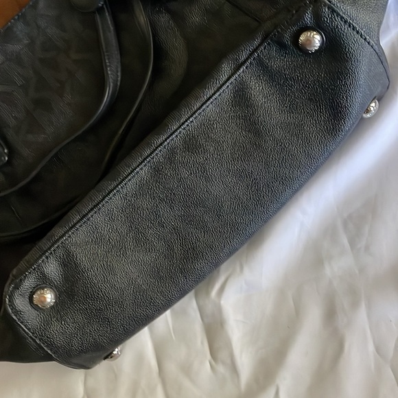 Authentic Michael Kors large black Tote bag. (dust bag included) - Picture 16 of 16